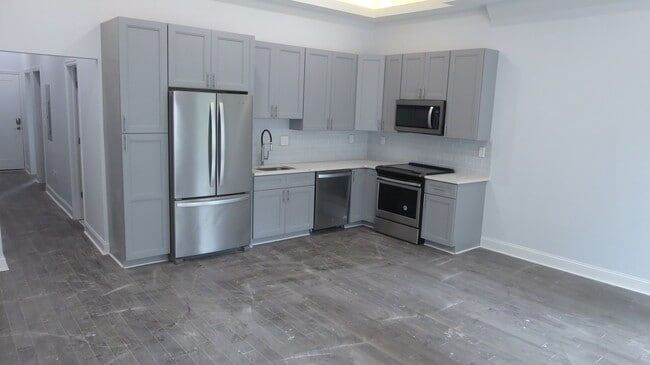 Building Photo - 717 Walnut St Unit 2F