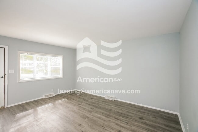 Photo - 1865 N Elmer St