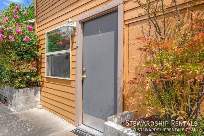 Photo - 1831 Kincaid St Unit 16