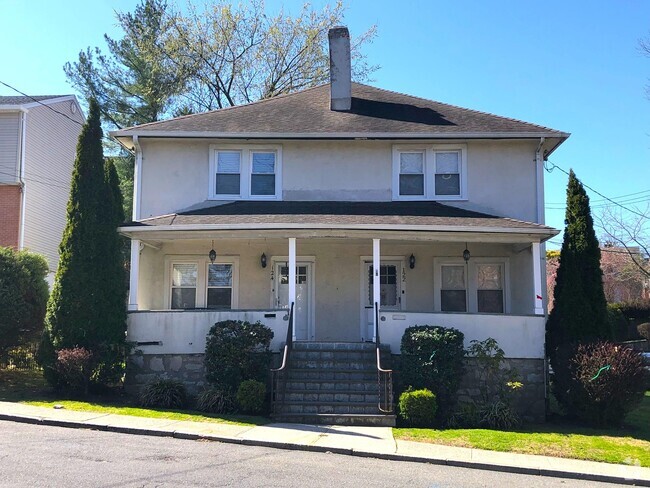 Building Photo - 124 Fisher Ave Rental