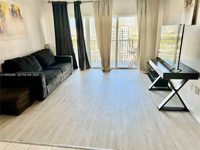 Photo - 300 Bayview Dr Unit 1903