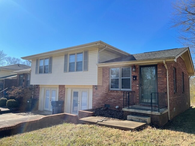 Photo - Charming 2-Bedroom Apartment – February Move-In Available!