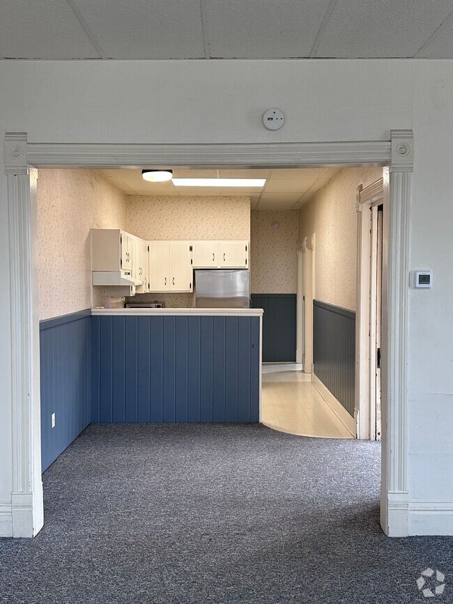 Building Photo - 114 N Chestnut Ave Unit #1 Rental