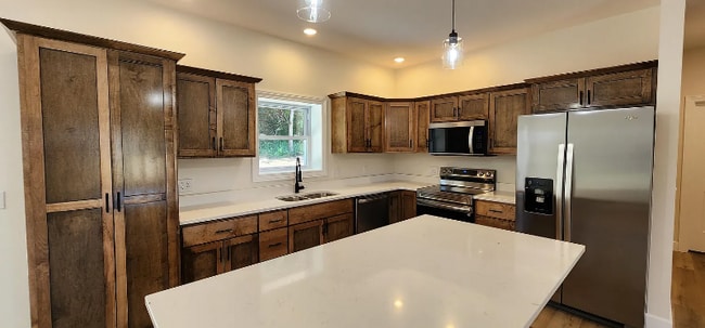 Photo - 504 Brian St