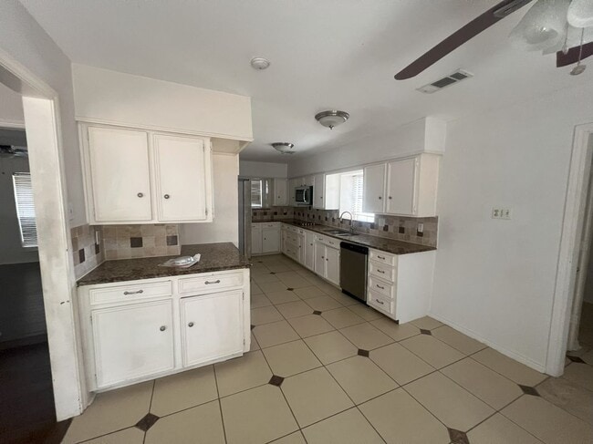 Photo - 3813 Whiterock Trail