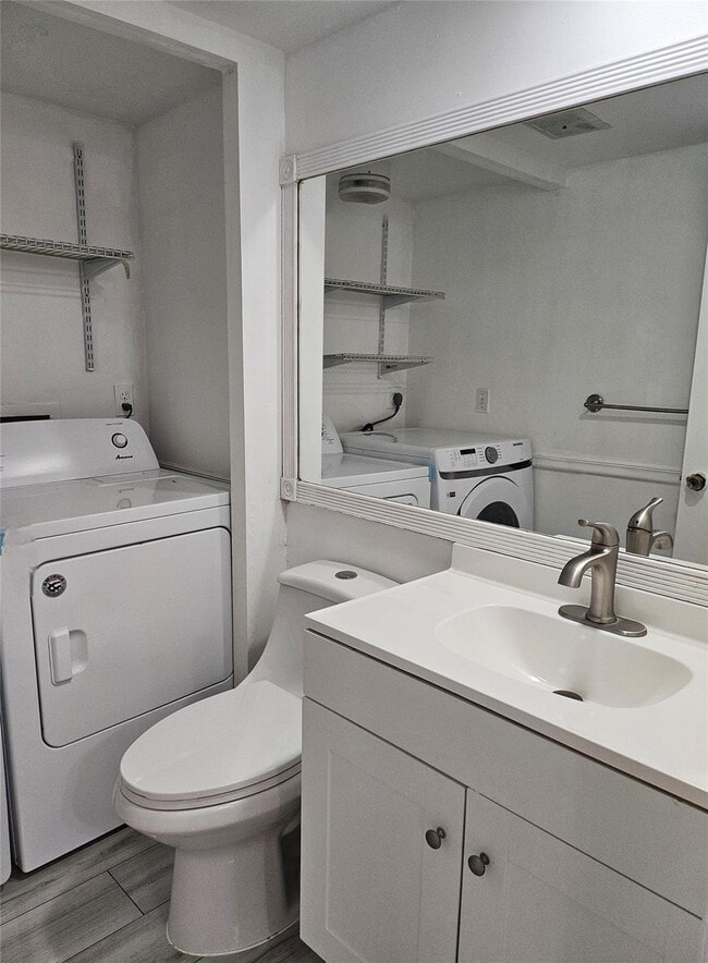 Photo - 912 Springdale Cir