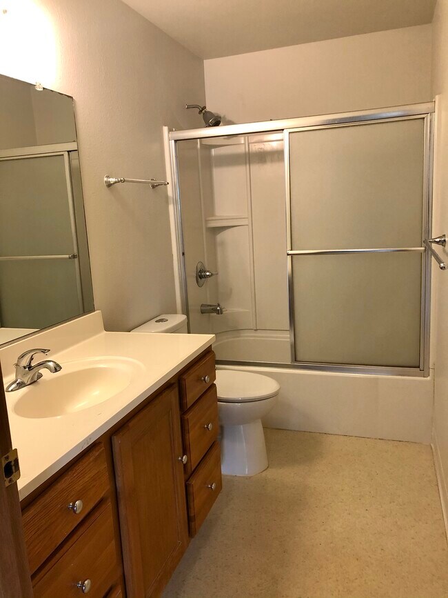 19846 SW 68th Ave Townhome Townhome Rental in Tualatin OR