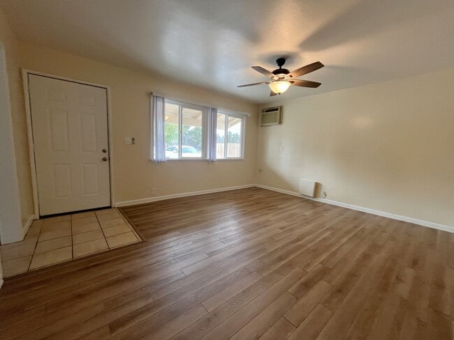 Photo - 32037-32041 Avenue E Unit 32041