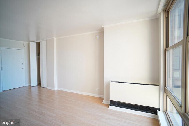 Photo - 1260 21st St NW Unidad 510 Rental