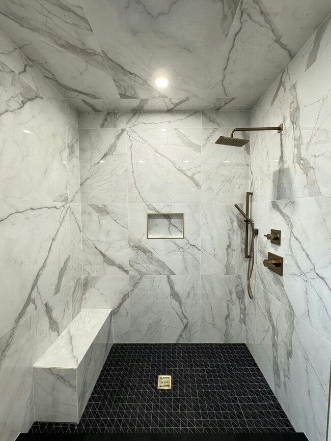 Photo - 21 W Cliff St