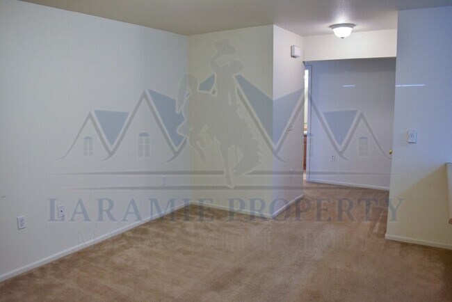 Photo - 1137 E Arnold St Unit Apt C