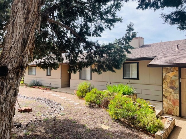 Building Photo - 185 Sierra Rd