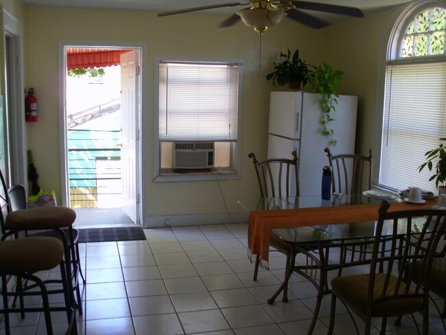 Photo - 1662 Drew St House