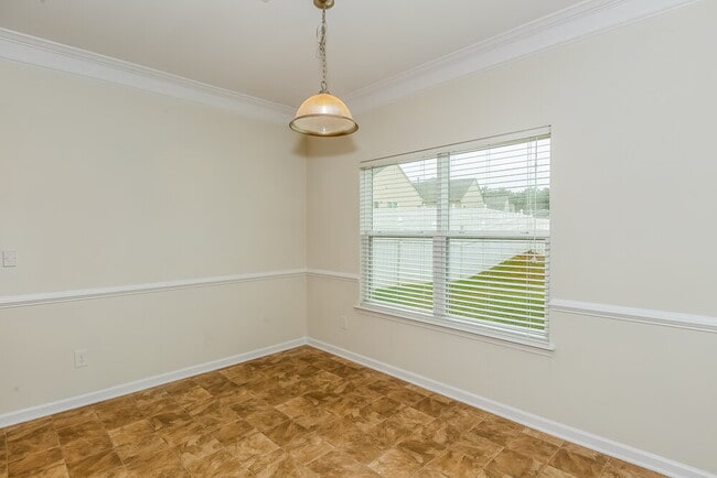 Photo - 7911 Hereford St