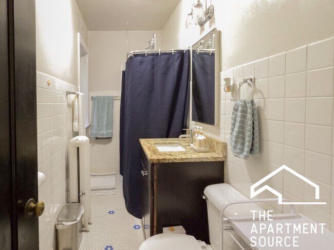 Photo - 1827 W Winona St Unit 2