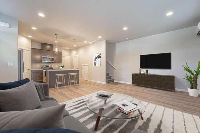 Photo - 4916 NE 2nd Ct