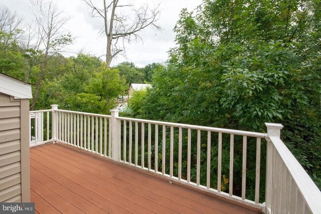 Photo - 405 Signal Ct Townhome