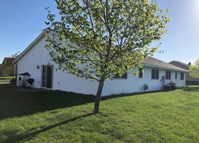 Photo - 634 Sycamore Dr