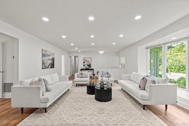 Photo - 1341 Pelhamdale Ave