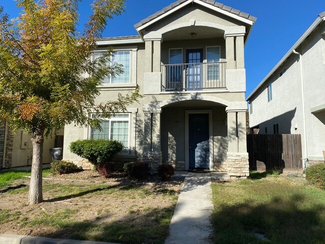 Building Photo - Charming Stockton 3 bedroom and 2 full bathroom home! Gated community! Over 2065 square feet! I