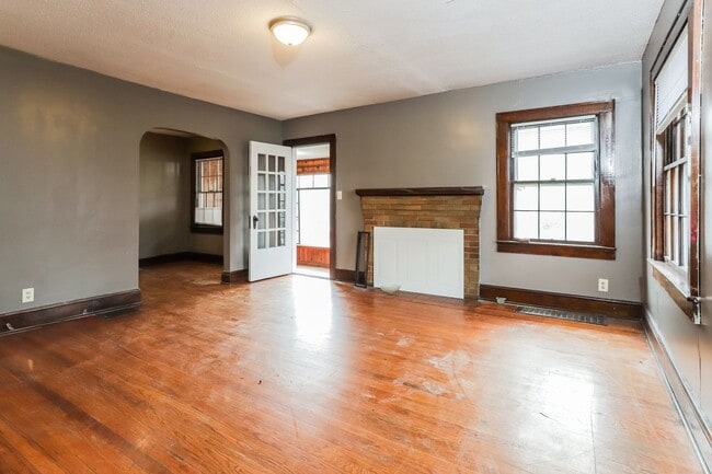 Photo - 3502 Lansing Ave