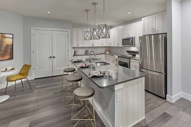 Photo - Vermella Garwood Station