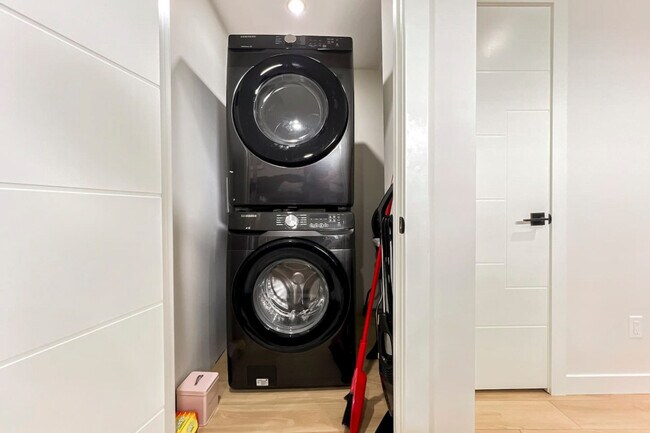 Photo - 9539-9150 150 St NW Unit ID1308614P