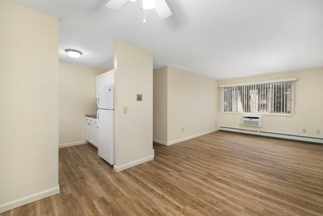 East Bay Apartments
