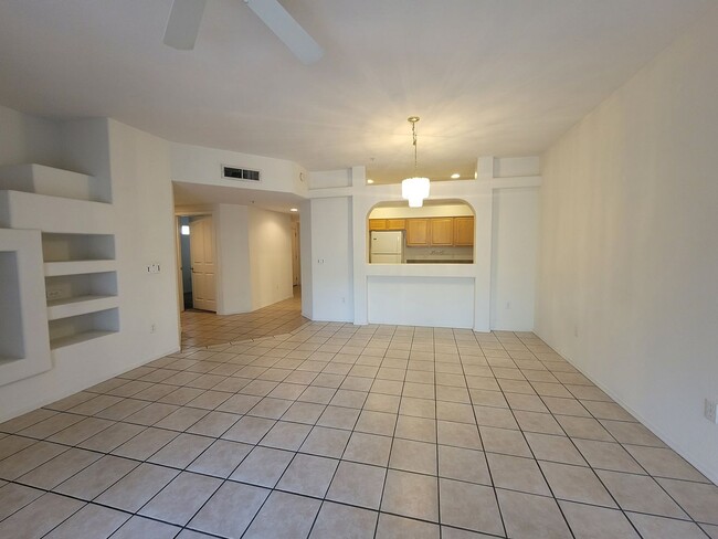 Photo - ucarrow107 Unit ucarrow107