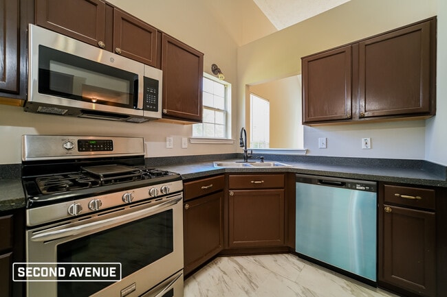 Photo - 300 Stones Throw DR