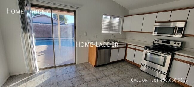 Photo - 8339 W Elm St