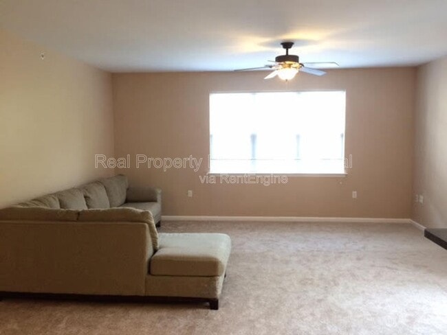 Photo - 920 Southmoor Dr Unit 205