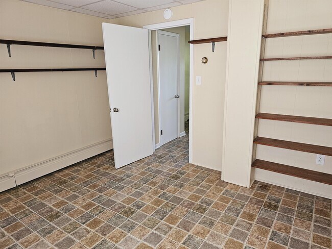 Photo - 222 Walker St