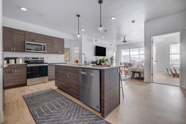 Large Kitchen For Cooking Meals Together! - Sorella Rental