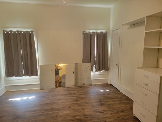 Photo - 606 E Avenue C