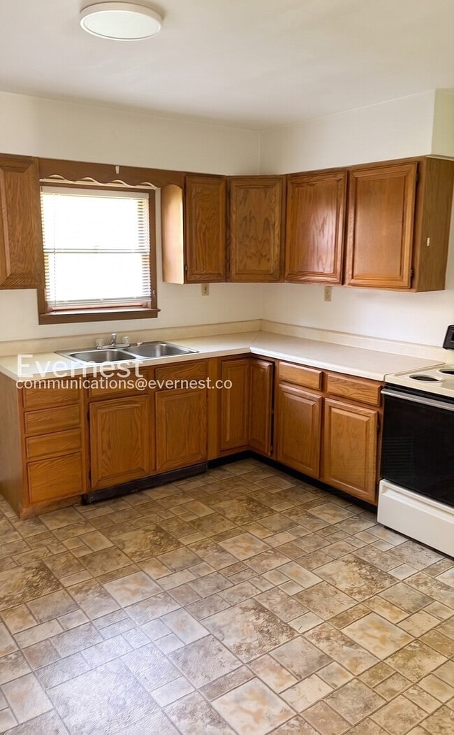 193 Glenn St Unit c