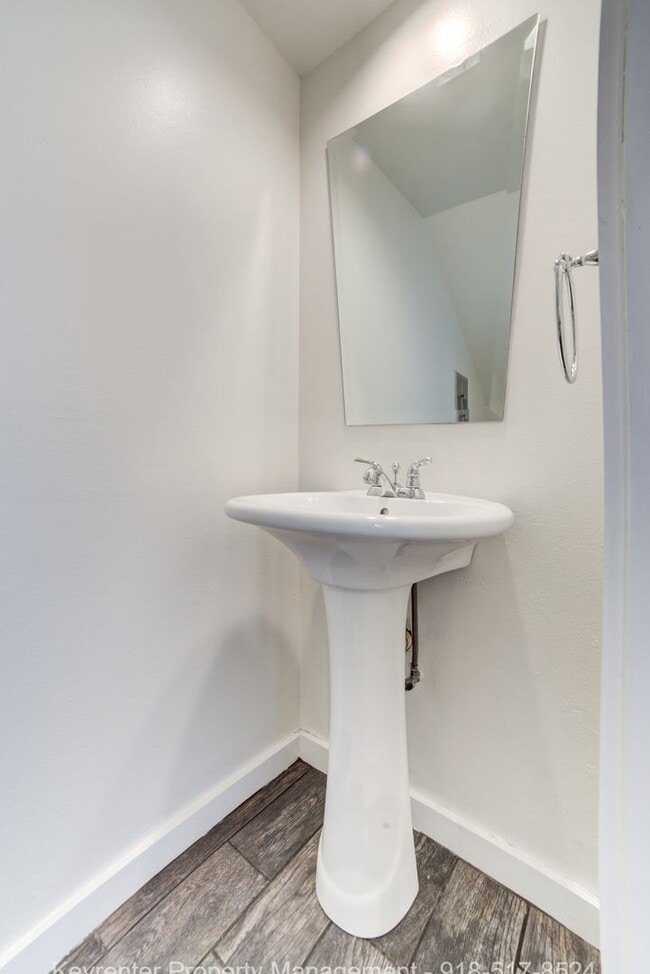 Photo - 2 Bed 2.5 Bath Right off Cherry Street!!