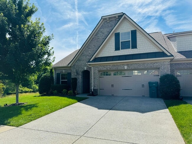 2-Level Condo in Five Oaks of Lebanon - 2-Level Condo in Five Oaks of Lebanon