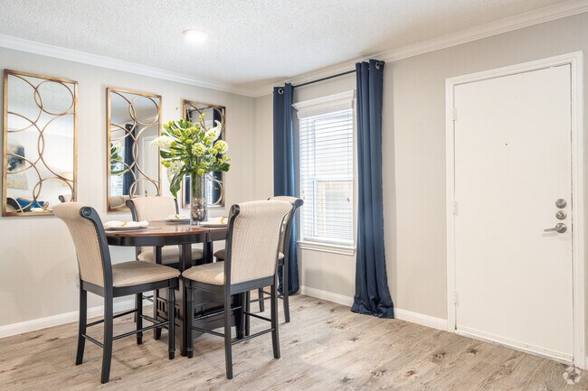 3 habitaciones, 2,5 baños, 1566 pies cuadrados, comedor - 11 Eleven