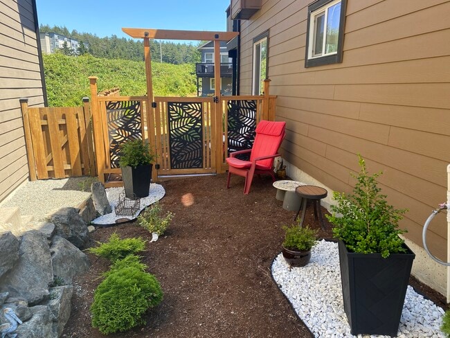 Photo - 2389 Lund Rd