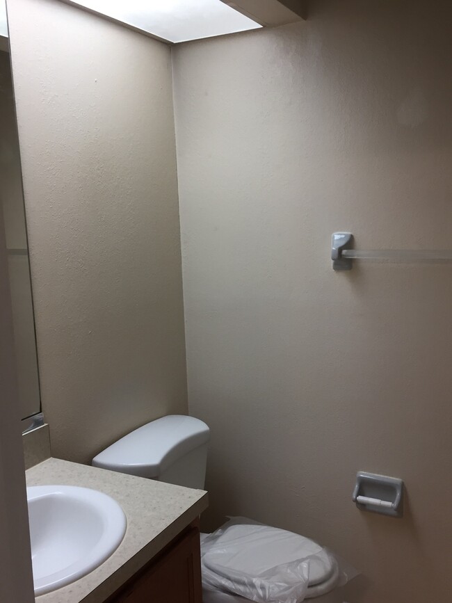 Photo - 7605SBD(100) Unit 7605 SBD