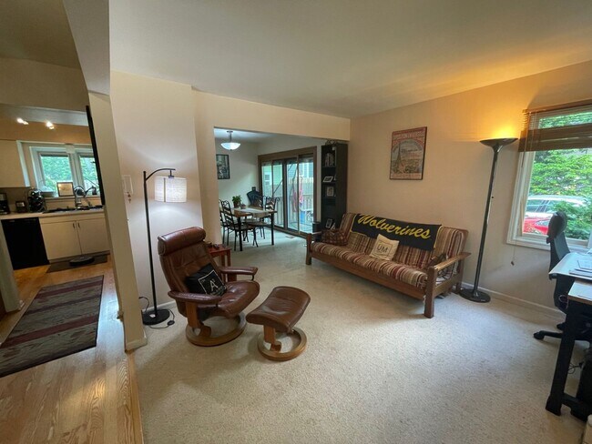 Photo - 2 Bedroom 2.5 Bathroom Condo close to Down...