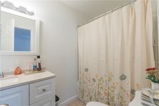 Photo - 970 Atwells Ave Unit 3