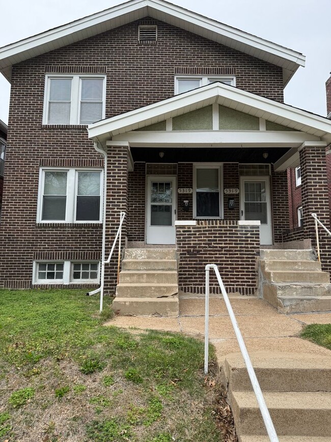 Building Photo - 5319 Sutherland Ave Unit 5319 Sutherland 1st Fl