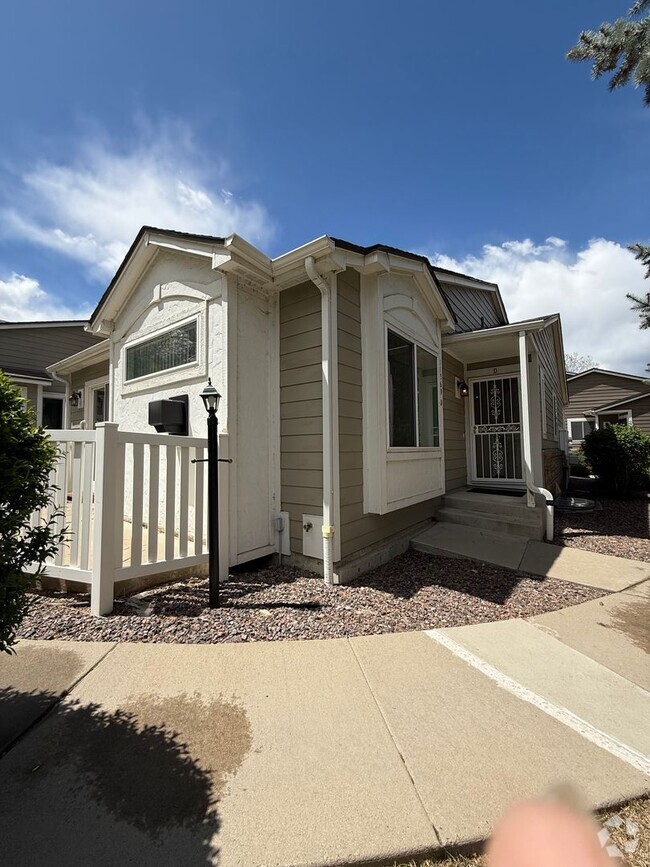 Building Photo - Charming 2 Bed, 2 Bath Home for Rent in We...
