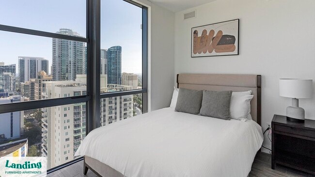 Building Photo - 301 SW 1st Ave