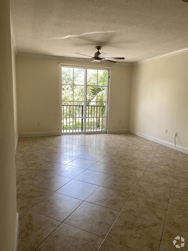 Building Photo - 580 S Sapodilla Ave Unit 203 Rental