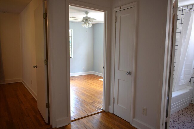 Photo - 1208 Hickman Rd