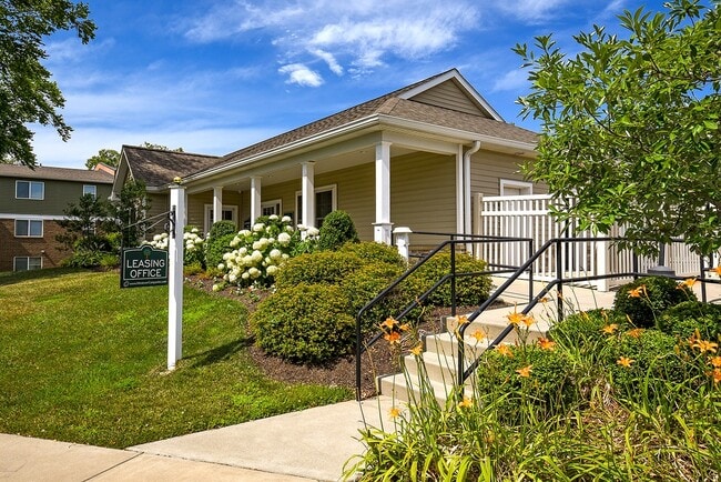 Leasing Office - OakTree Apartments