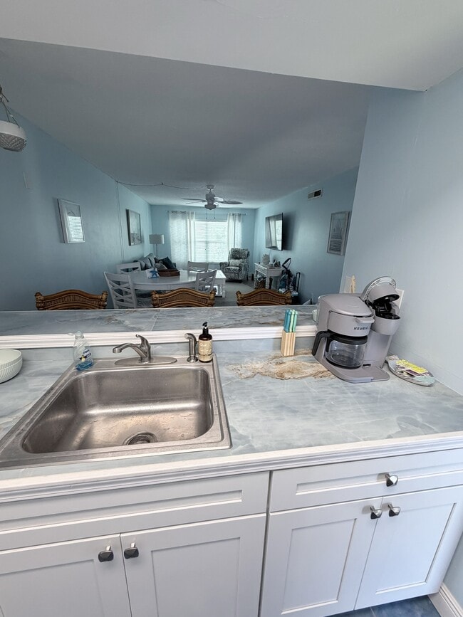 Kitchen - 12760 Indian Rocks Rd Unit 610